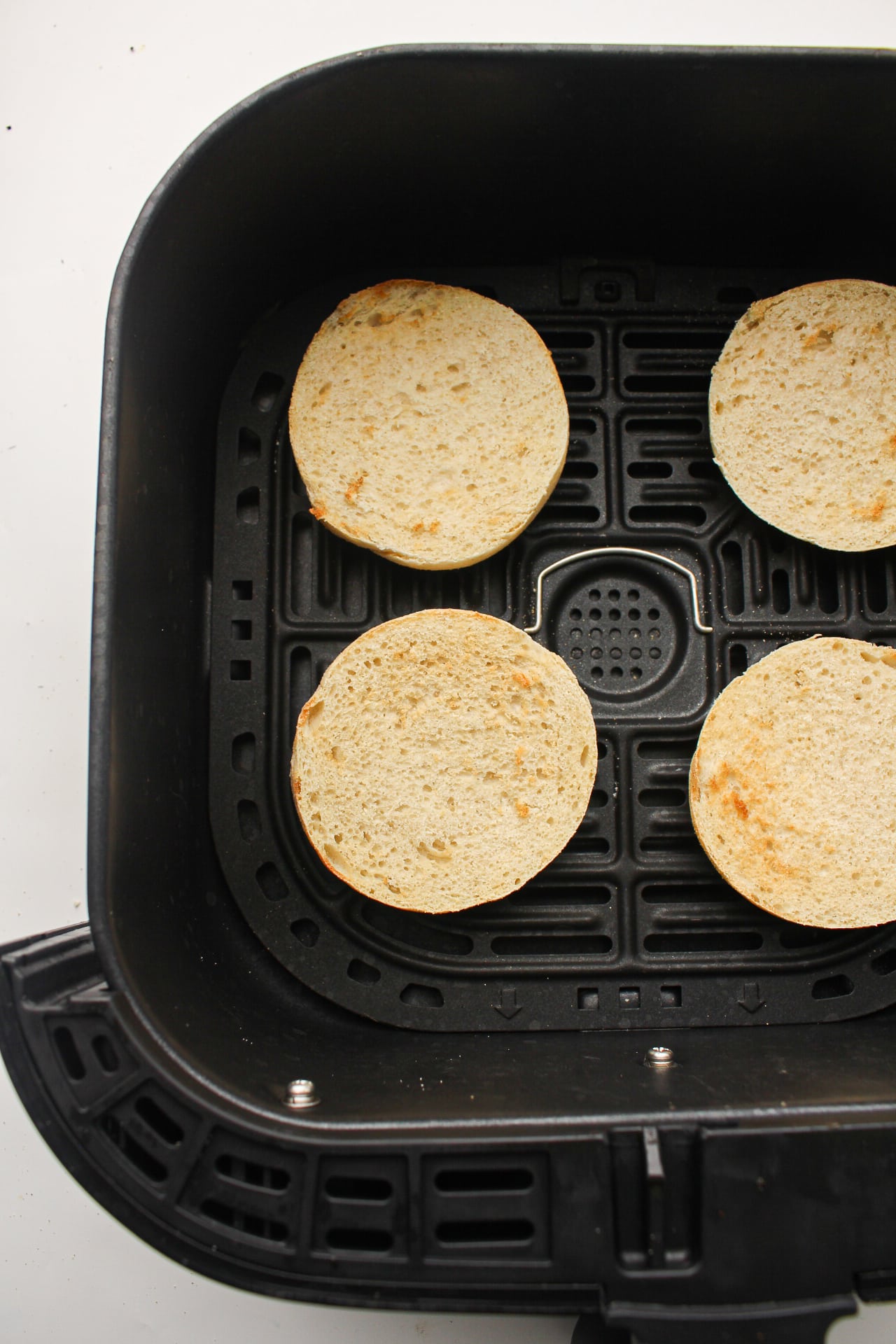 How to toast English muffins in the air fryer
