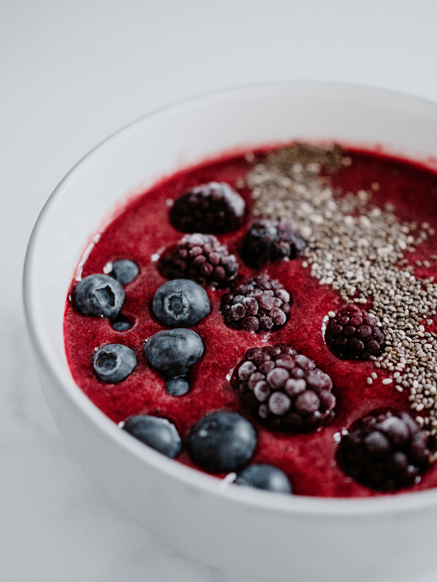 Mulberry smoothie bowl