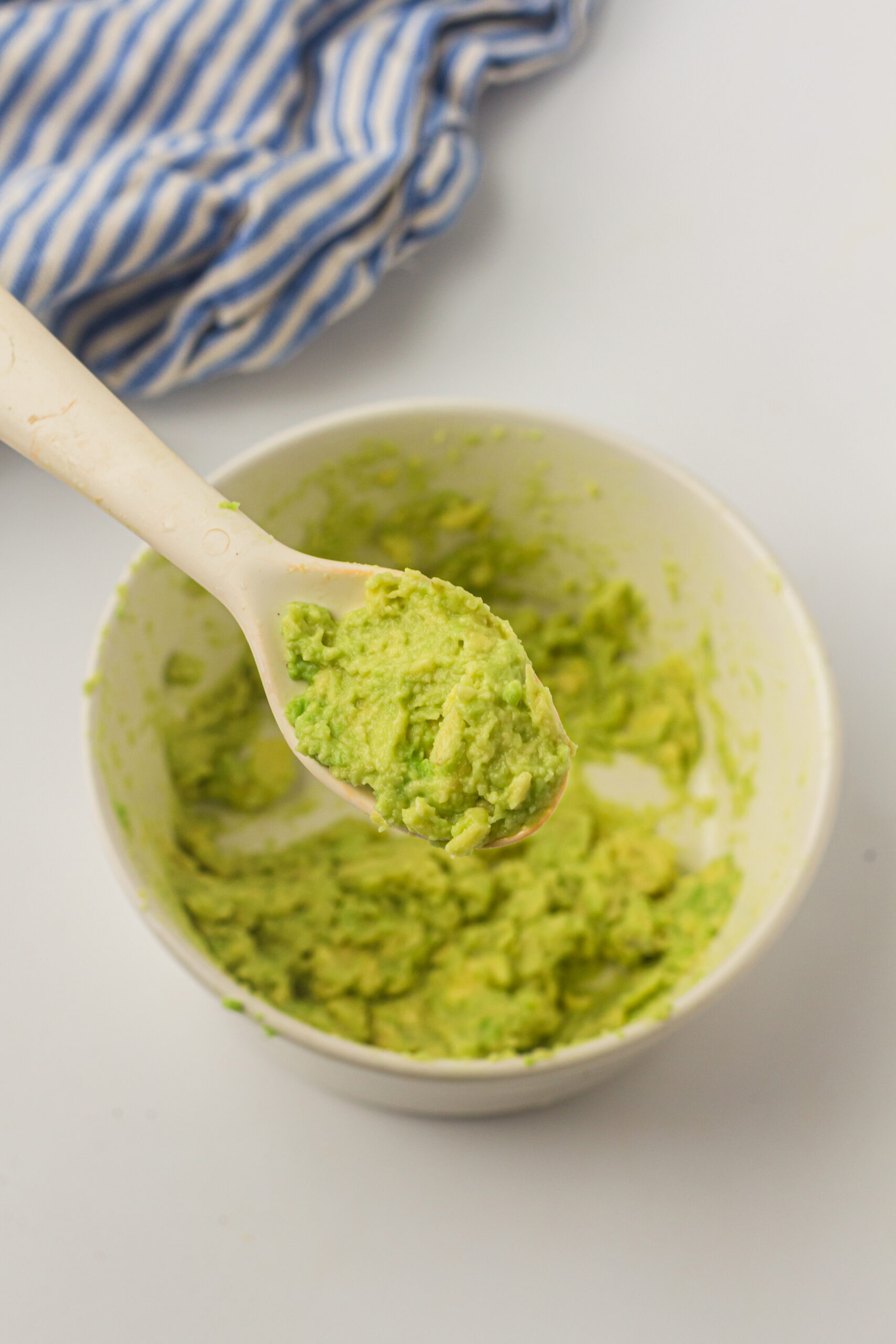 Creamy Avocado Puree for Babies: A Nutrient-Packed Delight
