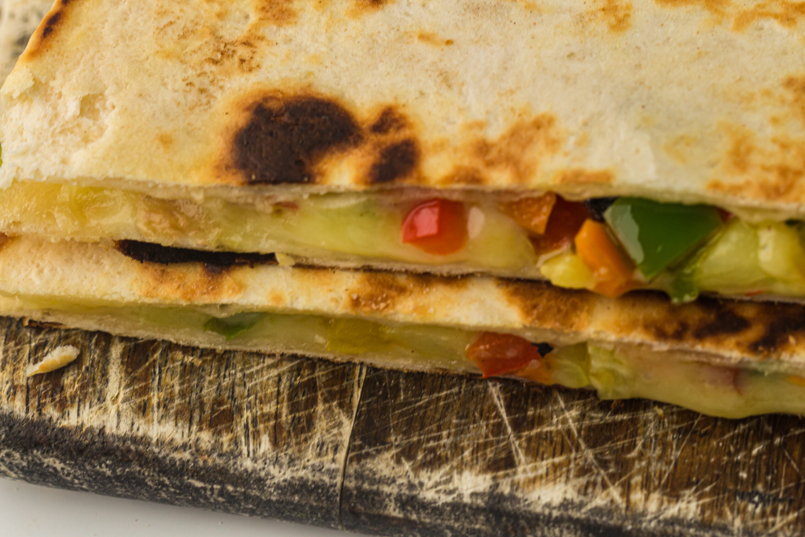 Cheesy and Colorful Vegetable Quesadilla: A Burst of Flavor