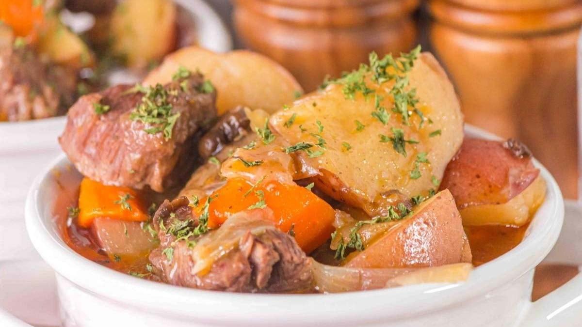 Easy Slow Cooker Beef Stew